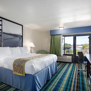 Super 8 By Wyndham Vallejo/Napa Valley